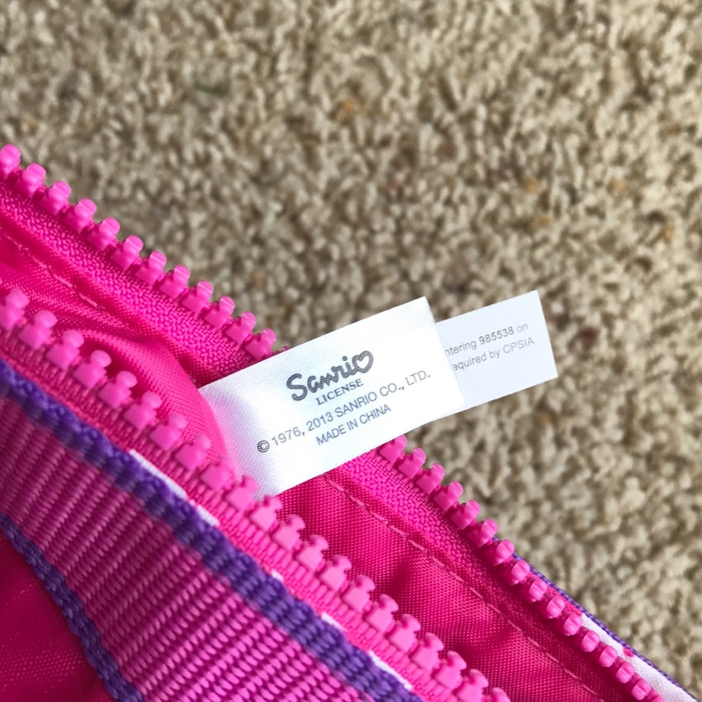 Hello Kitty Crossbody Purse - Picture 6 of 6